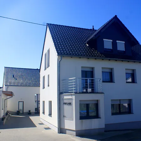 Отель Fast Lane