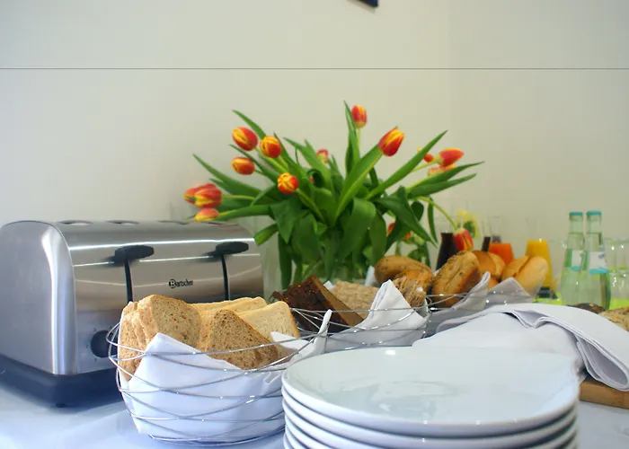 Отель Fast Lane 3*