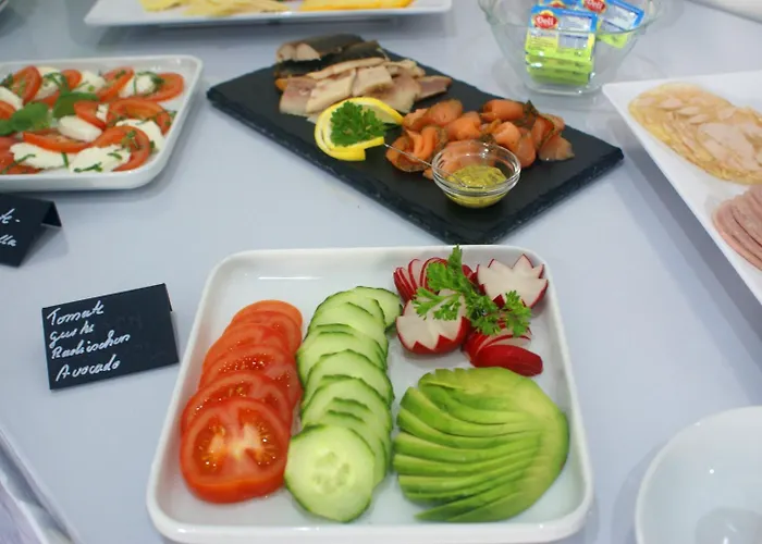 Отель Fast Lane 3*